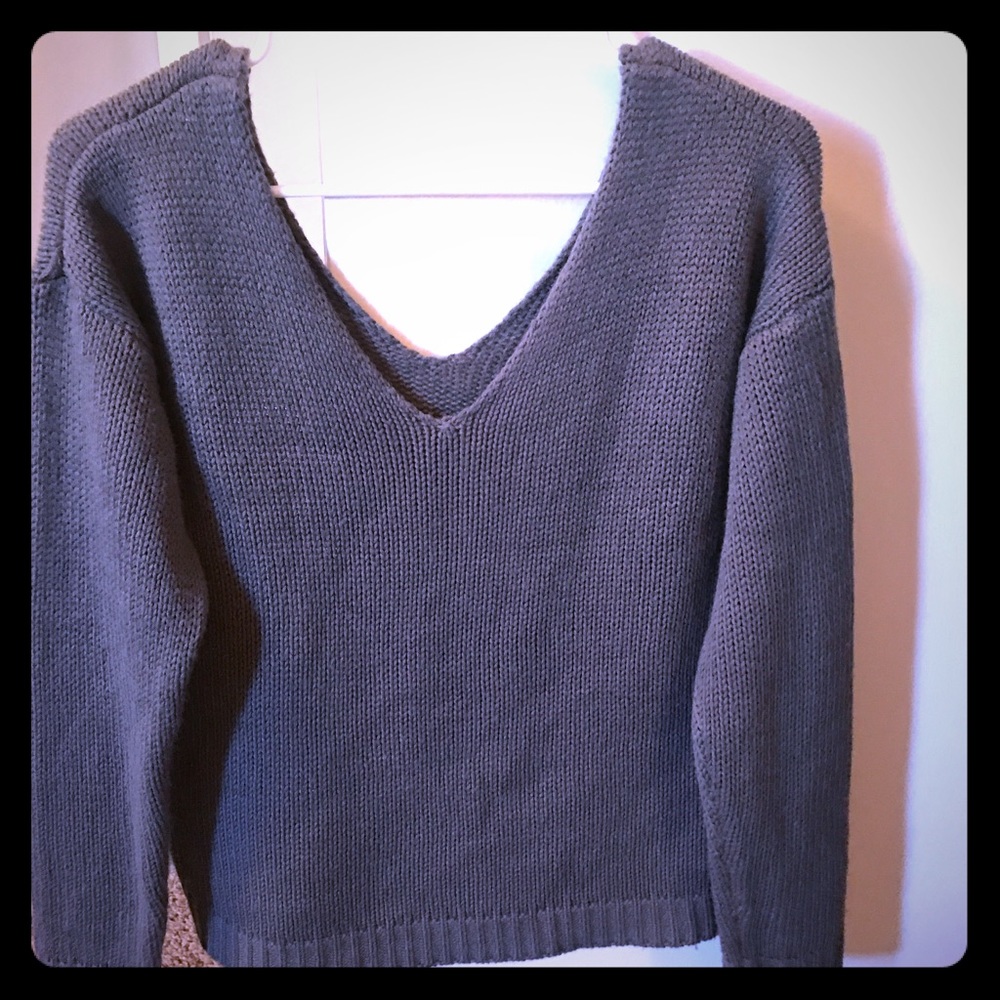 Super cute size large v neck sweater